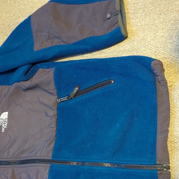 Youth the north face blue and grey fleece jacket size large (14/16) - Picture 3 of 5